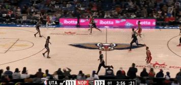 DG视讯官网平台杀疯了!麦科勒姆31中18砍下45分8板4助3帽 末节&加时24分