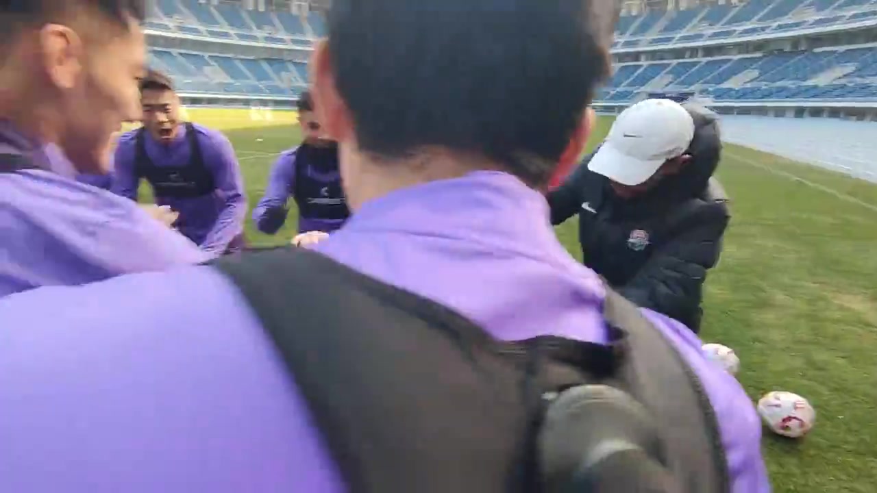 DB视讯官网祝阿代米生日快乐！ 生日愿望是不是赛季两双？