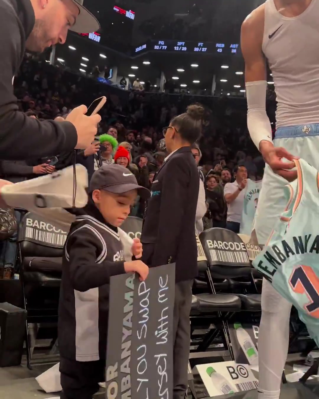 DB视讯百家乐卖了7万多！换文班球衣的小球迷的父亲起诉拍卖平台 要求撤回出售