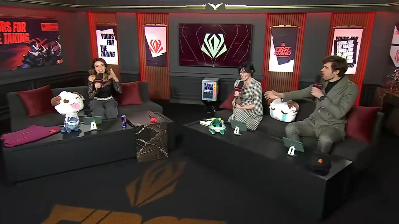 DB电子官网TL次局击败HLE后英文流疯狂庆祝：感谢小花生！你再玩一把龙女我们就晋级啦