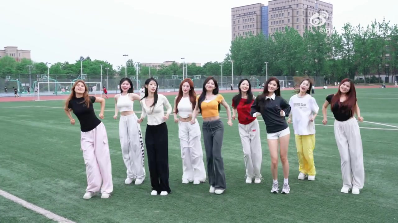 DB视讯官网😍浙江啦啦队上新：好喜欢雨后的杭州 非赛季想拍什么就拍什么